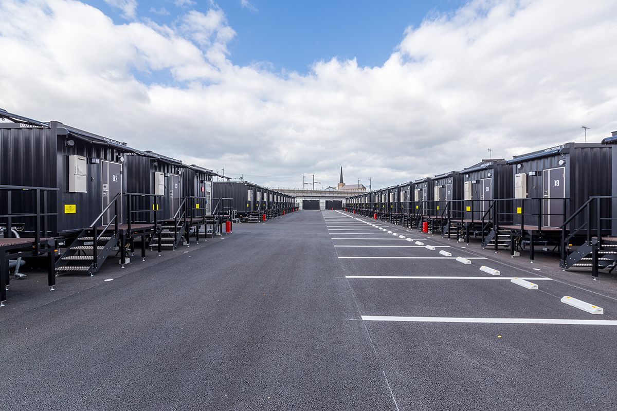 外観（画像は八代店）